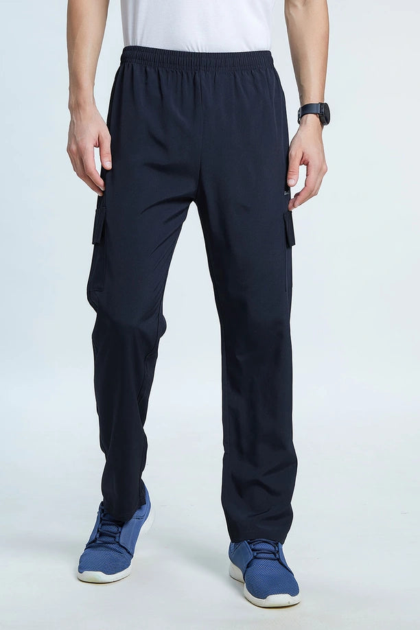 Men Regular Fit Active Cargo Pants with Floaty