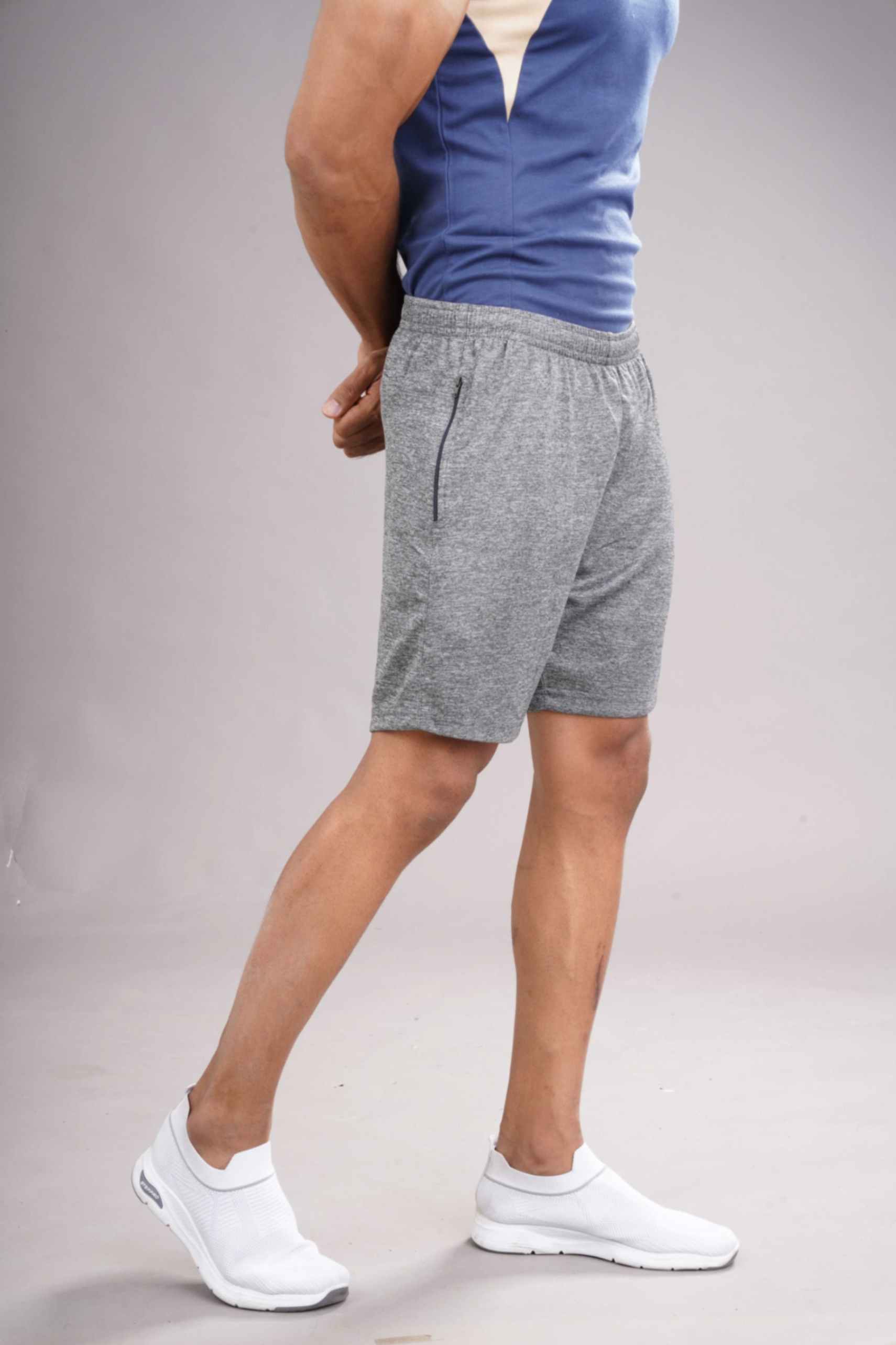 RUNNER SHORT - LIGHT GREY