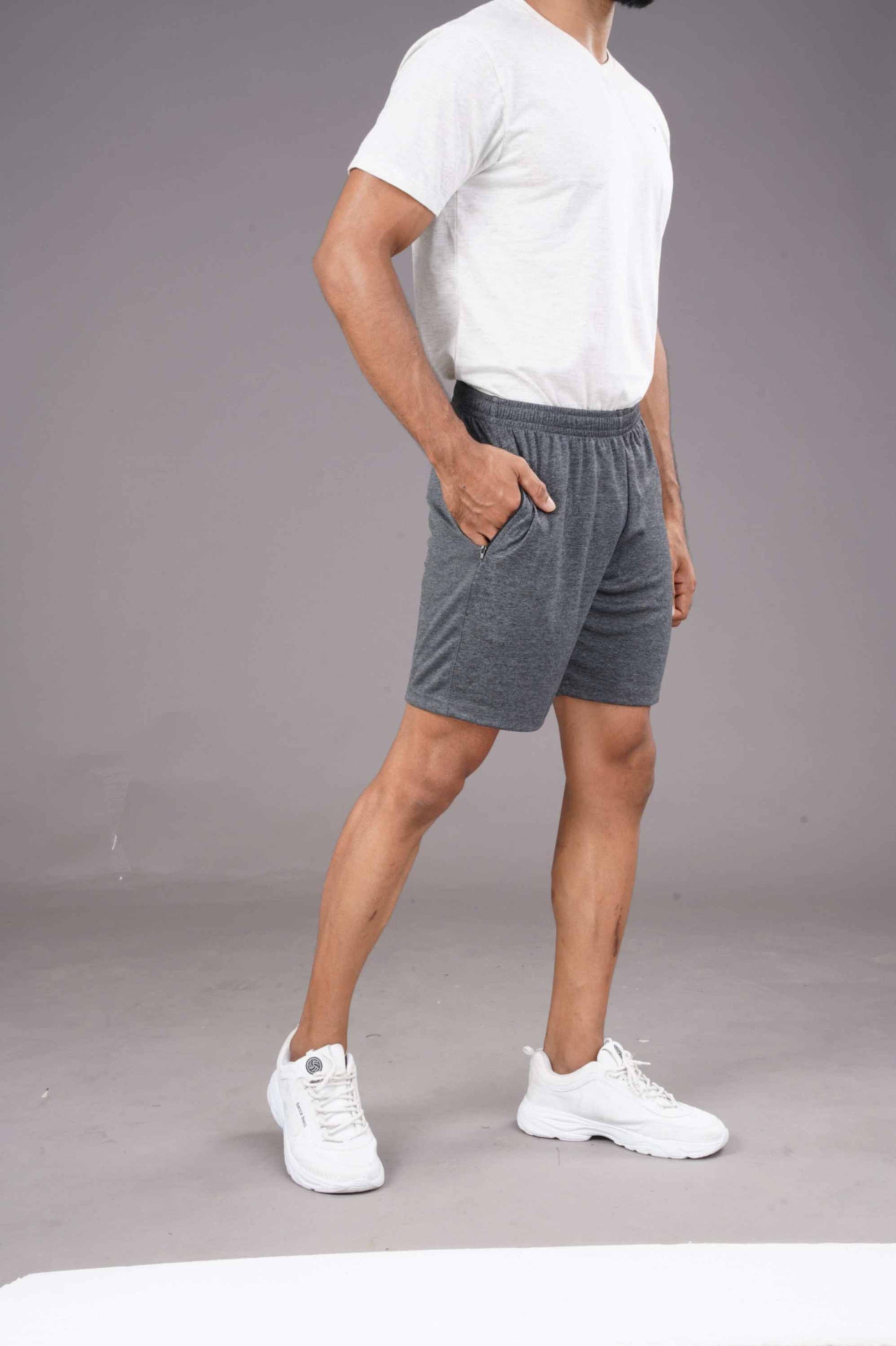 RUNNER SHORT - DARK GREY