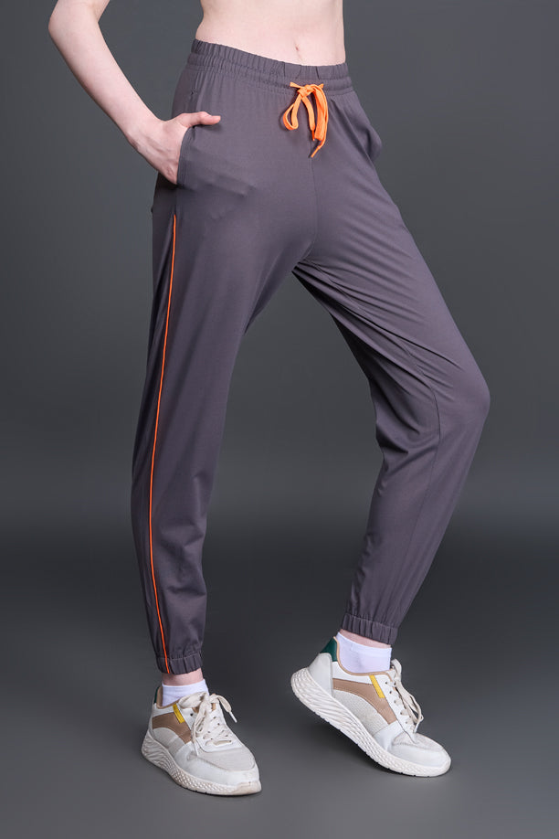 Women Solid Regular Fit Joggers with COTEX