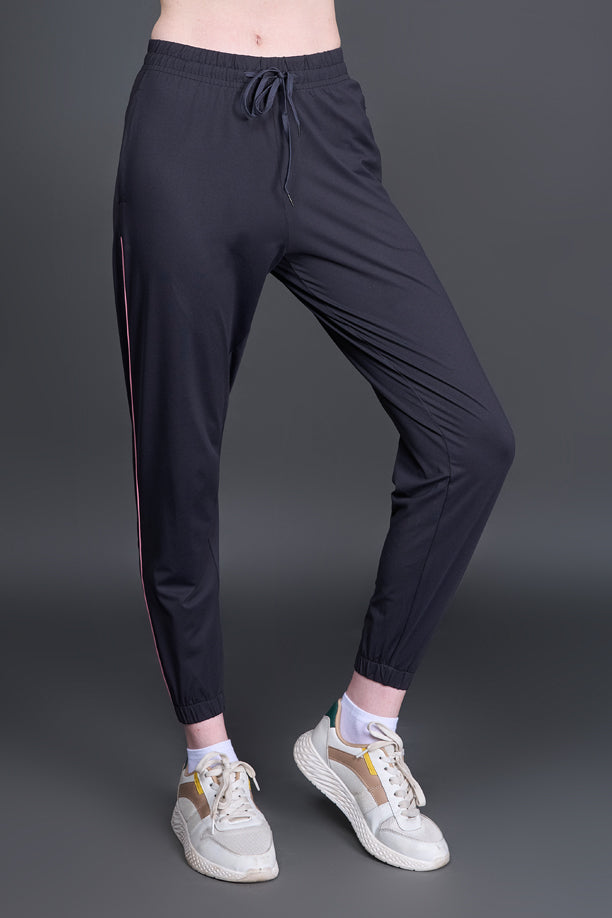Women Solid Regular Fit Joggers with COTEX