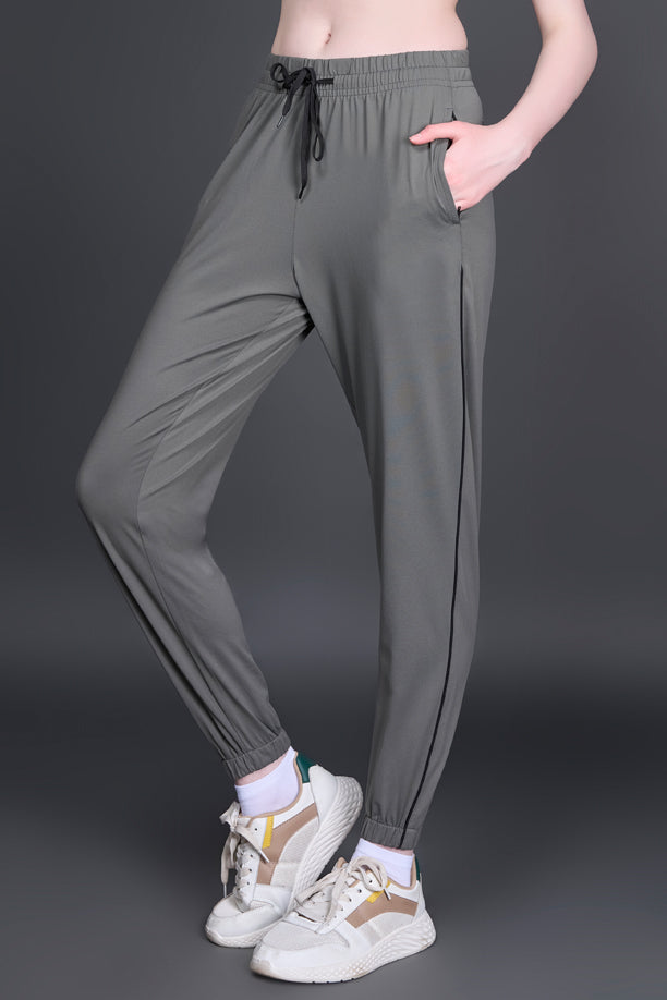 Women Solid Regular Fit Joggers with COTEX