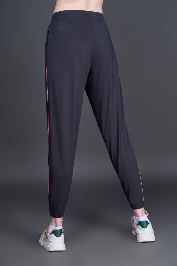 Women Solid Regular Fit Joggers with COTEX