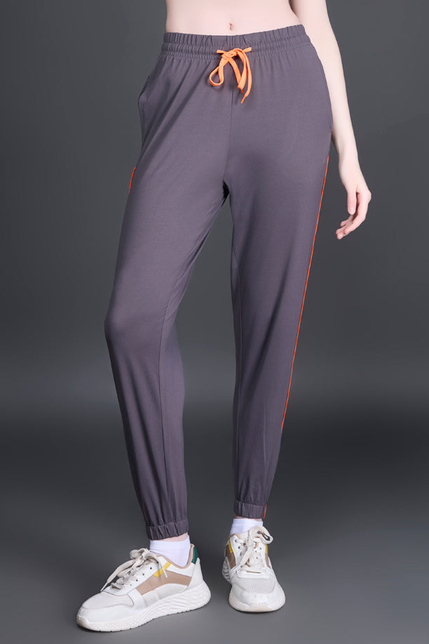 Women Solid Regular Fit Joggers with COTEX