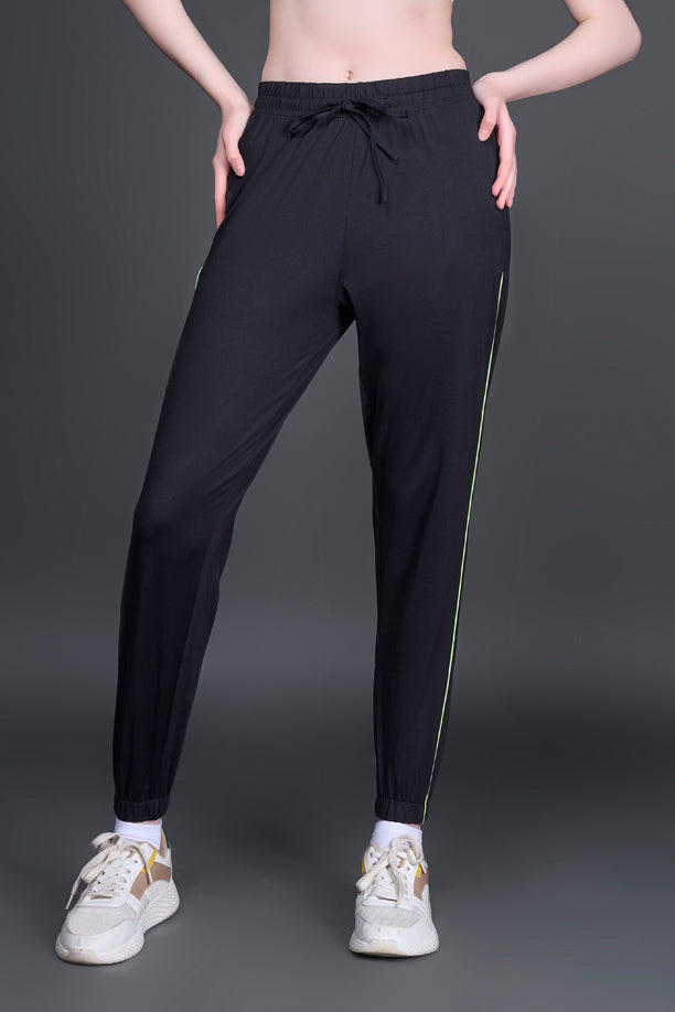 Women Solid Regular Fit Joggers with COTEX