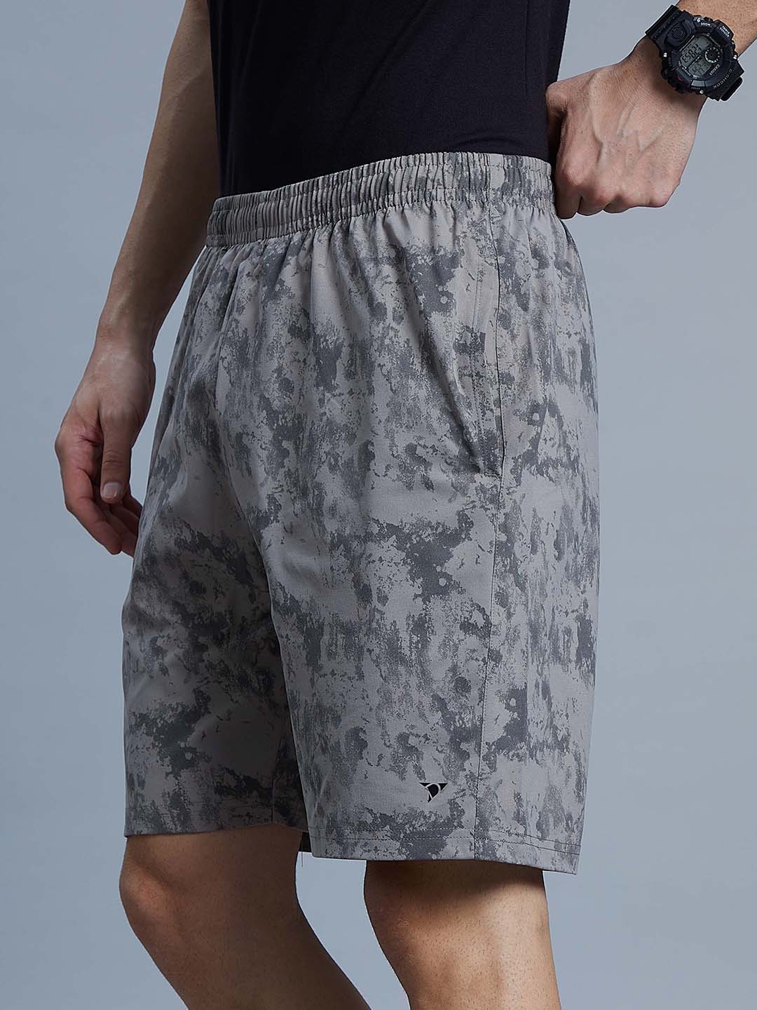 Men Regular Fit Printed Cotton Shorts with Zipper Pockets
