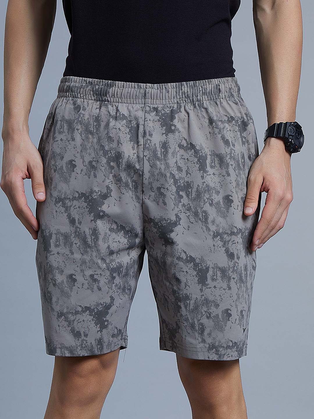 Men Regular Fit Printed Cotton Shorts with Zipper Pockets