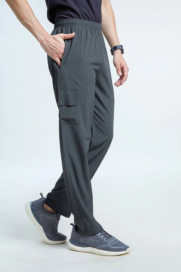 Men Regular Fit Active Cargo Pants with Floaty