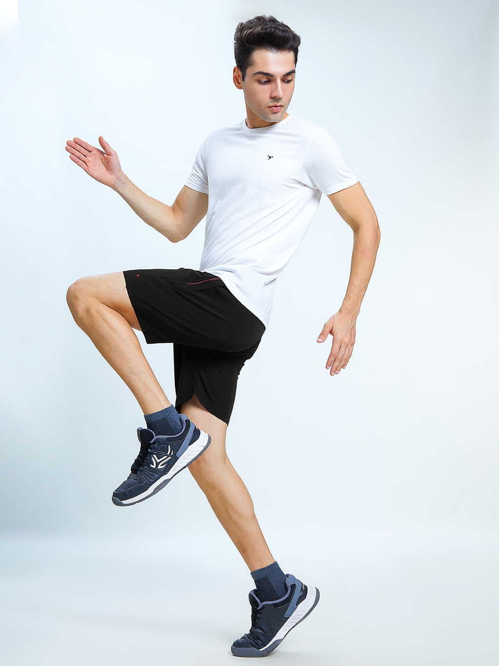 Men Regular Fit Sports Shorts with Pockets
