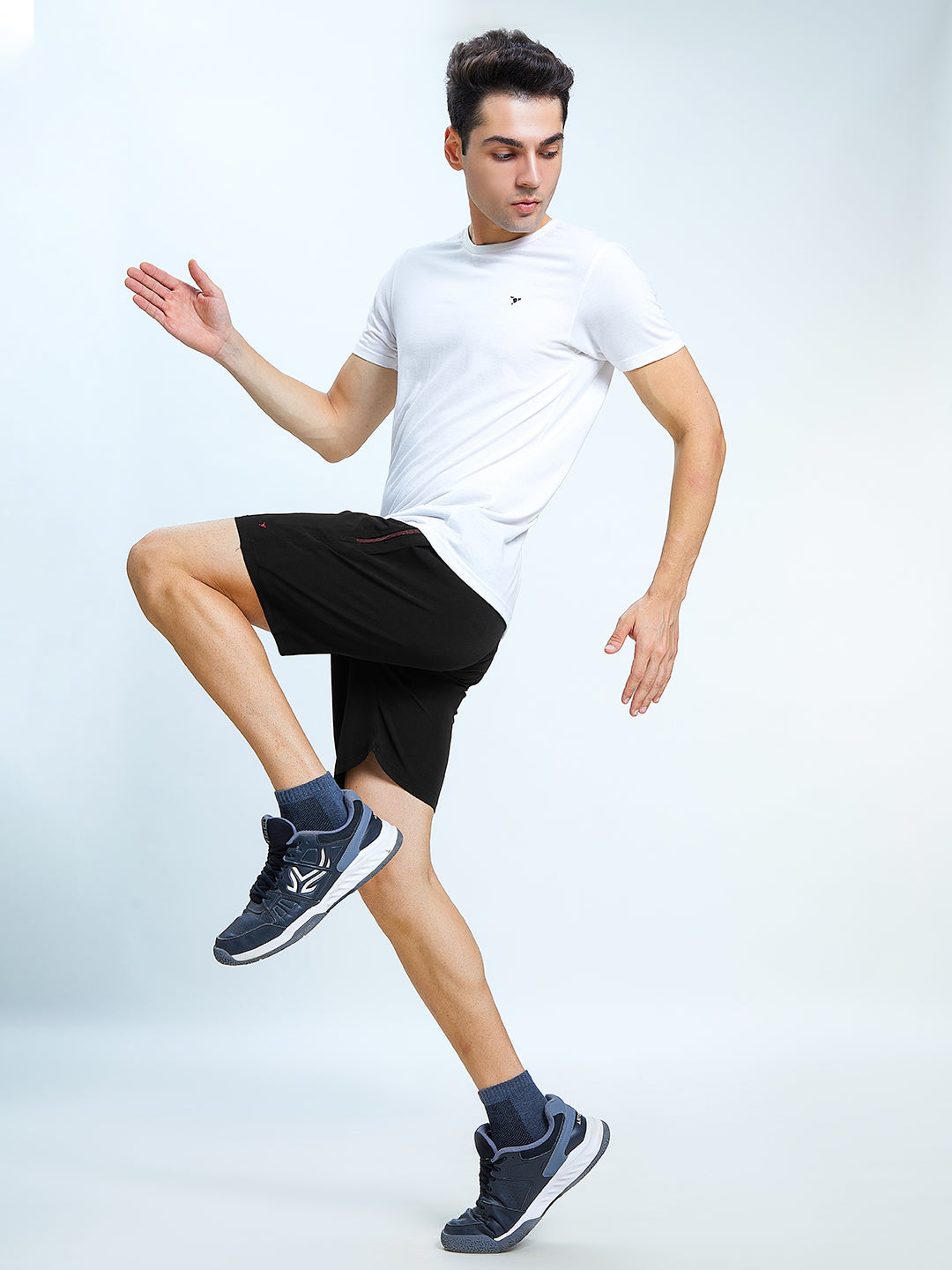 Men Regular Fit Sports Shorts with Pockets