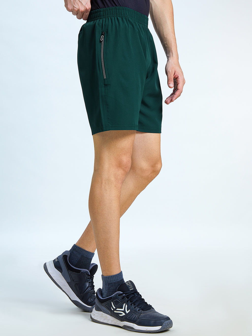 Men Regular Fit Sports Shorts with Pockets