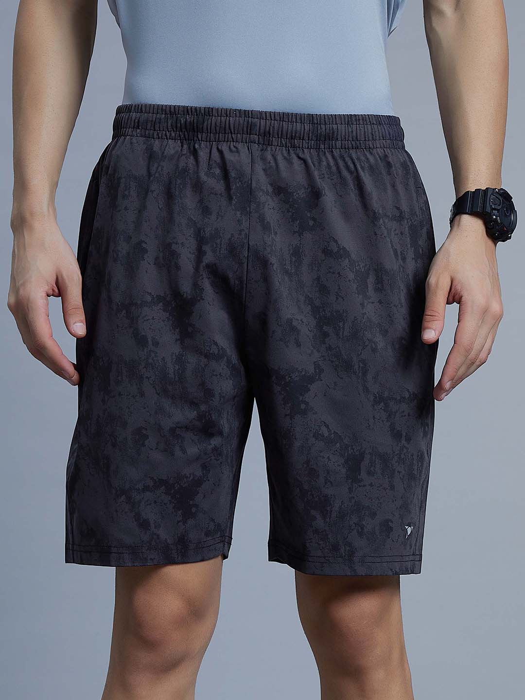 Men Regular Fit Printed Cotton Shorts with Zipper Pockets